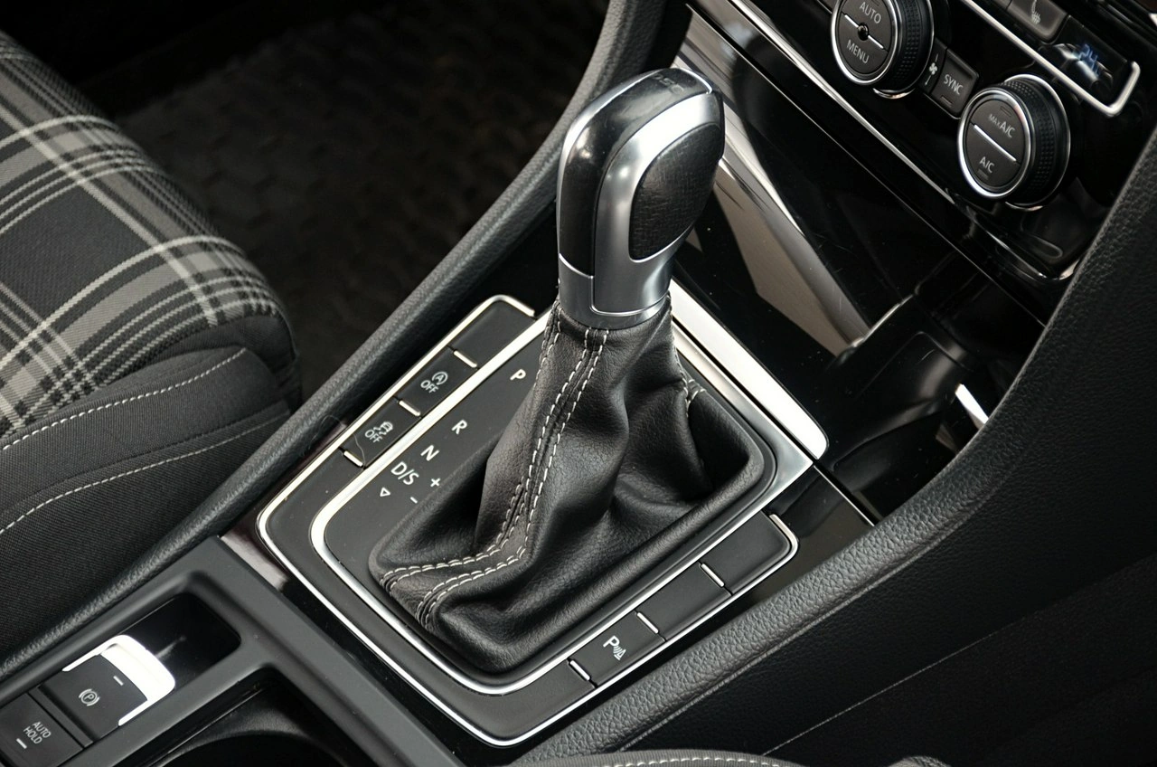 Volkswagen Golf - Zdjęcie 23