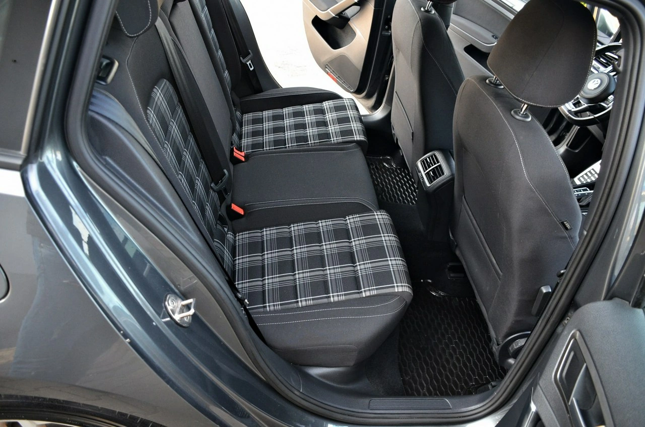 Volkswagen Golf - Zdjęcie 26