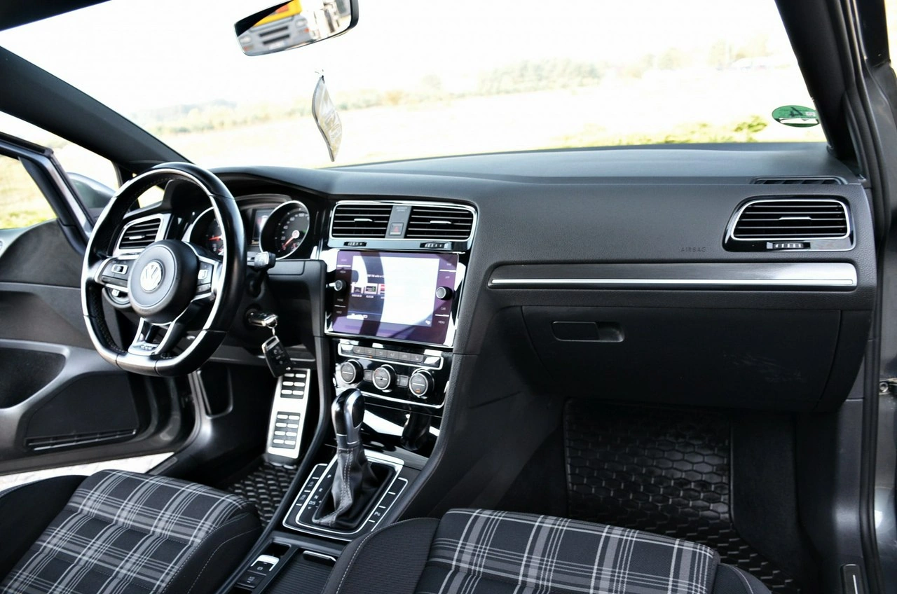 Volkswagen Golf - Zdjęcie 27
