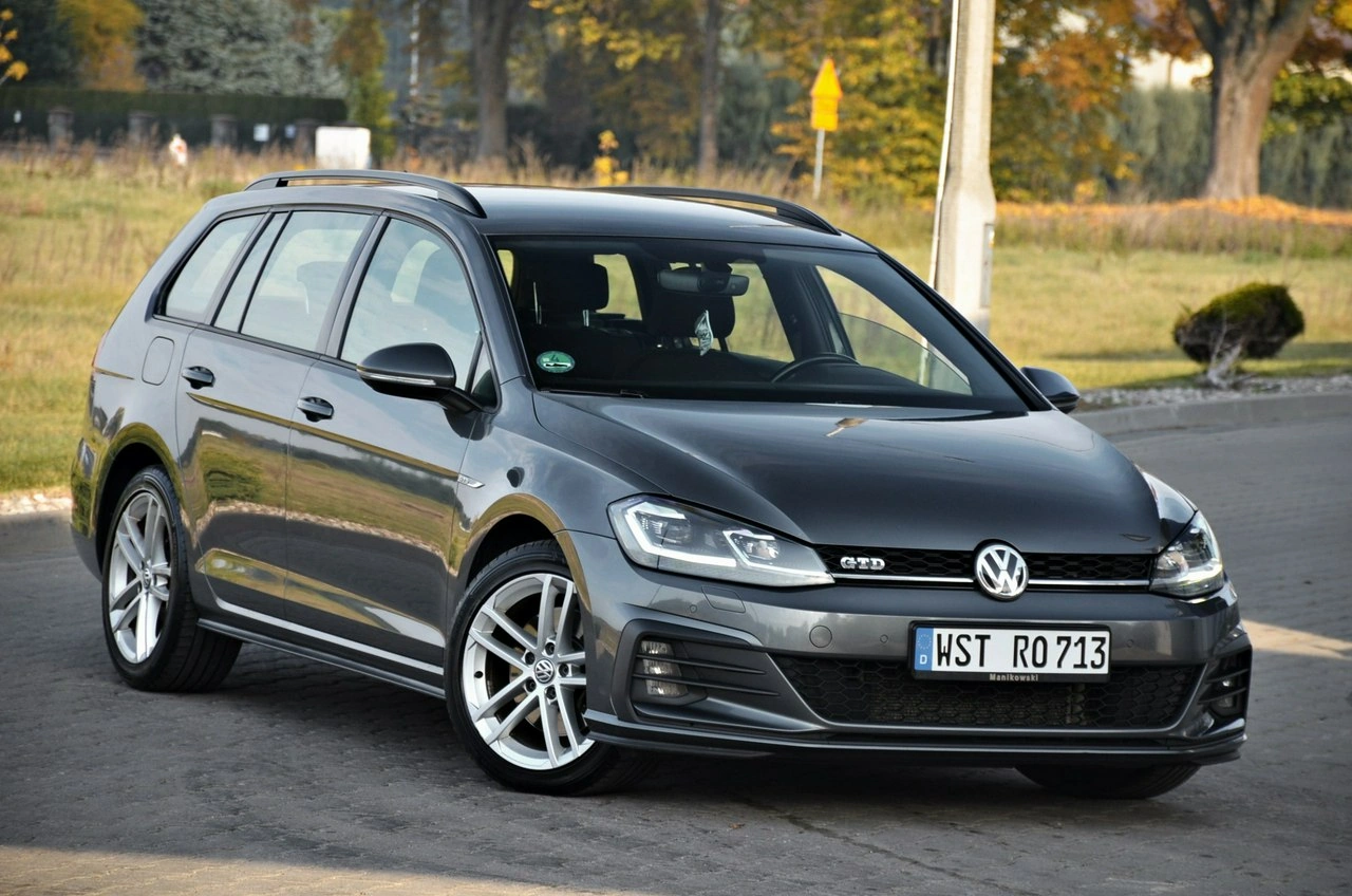 Volkswagen Golf - Główne zdjęcie