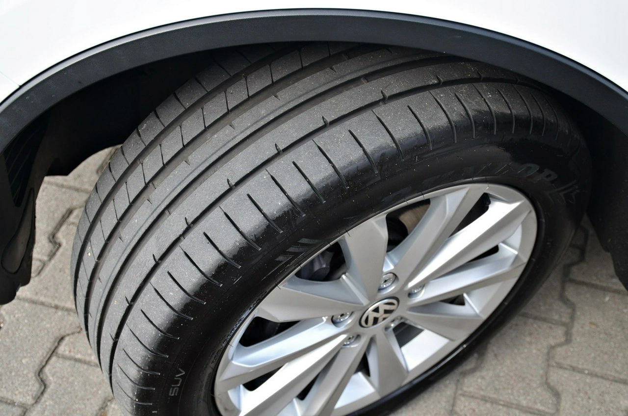 Volkswagen Touareg - Zdjęcie 12