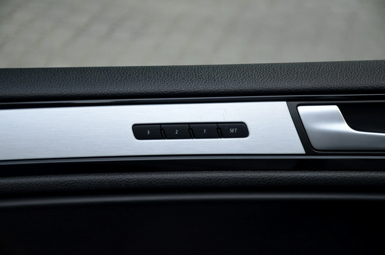 Volkswagen Touareg - Zdjęcie 15
