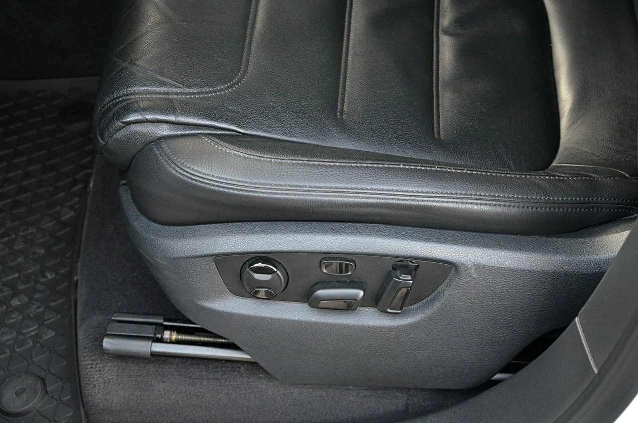 Volkswagen Touareg - Zdjęcie 16