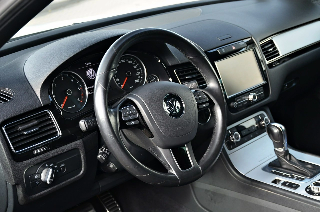 Volkswagen Touareg - Zdjęcie 19