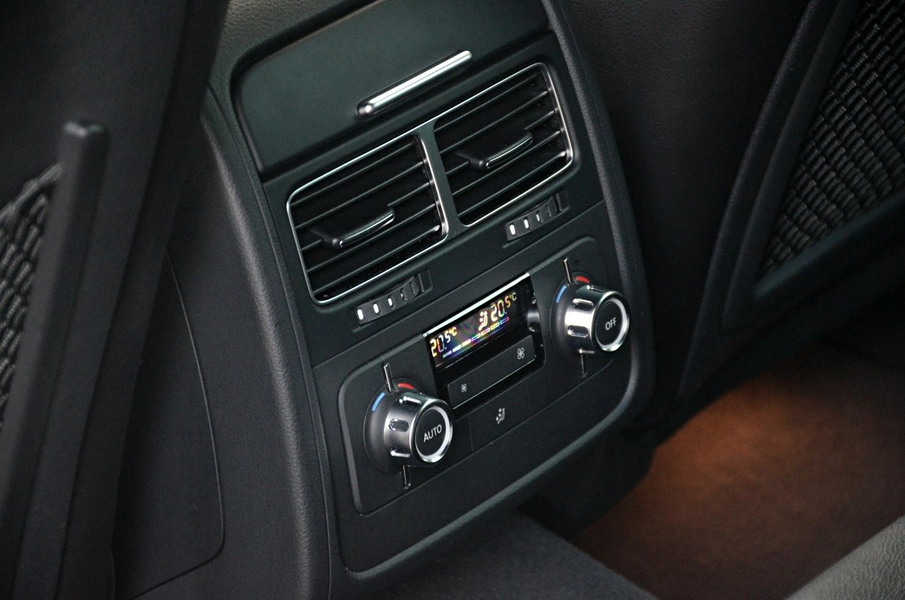 Volkswagen Touareg - Zdjęcie 20