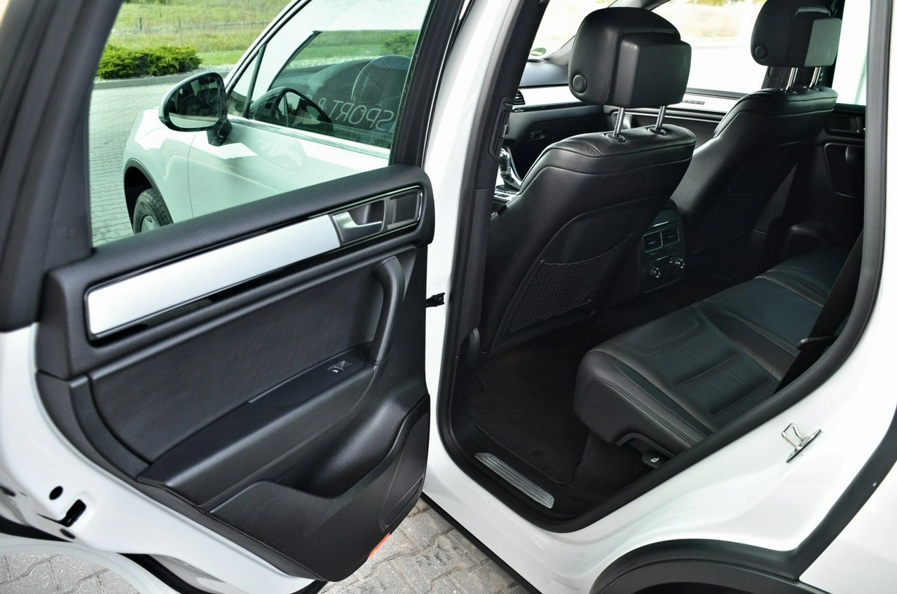 Volkswagen Touareg - Zdjęcie 24