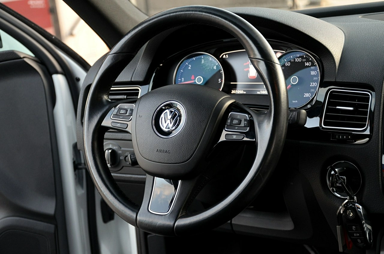 Volkswagen Touareg - Zdjęcie 25