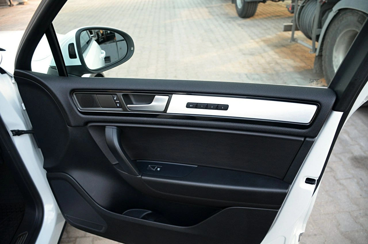 Volkswagen Touareg - Zdjęcie 28