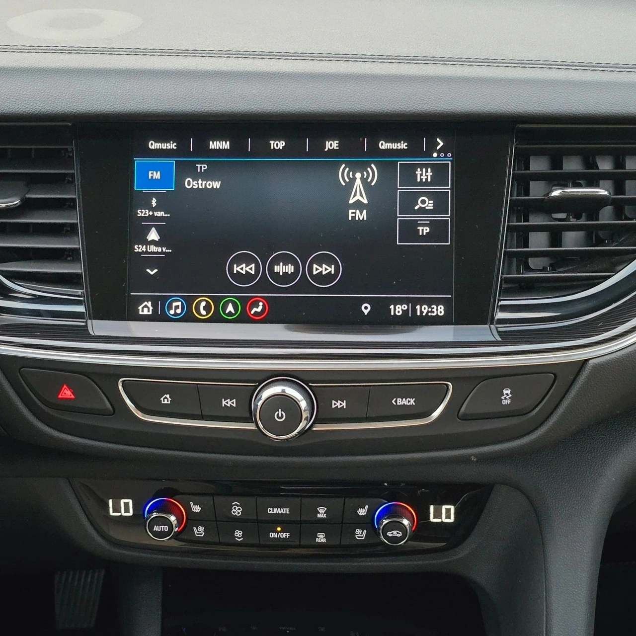 Opel Insignia - Zdjęcie 40