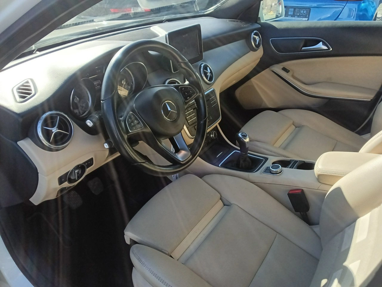 Mercedes GLA 180 - Zdjęcie 10