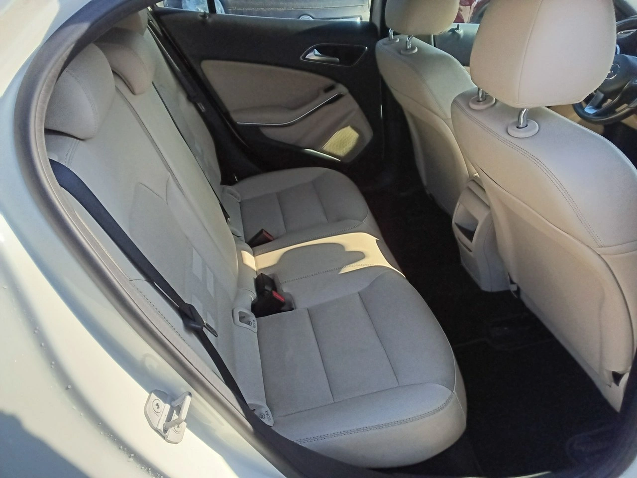 Mercedes GLA 180 - Zdjęcie 10