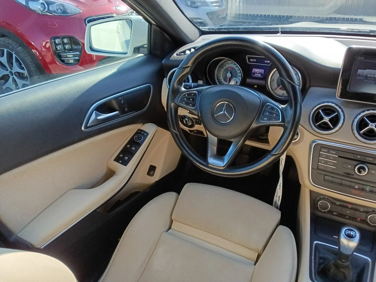 Mercedes GLA 180 - Zdjęcie 12