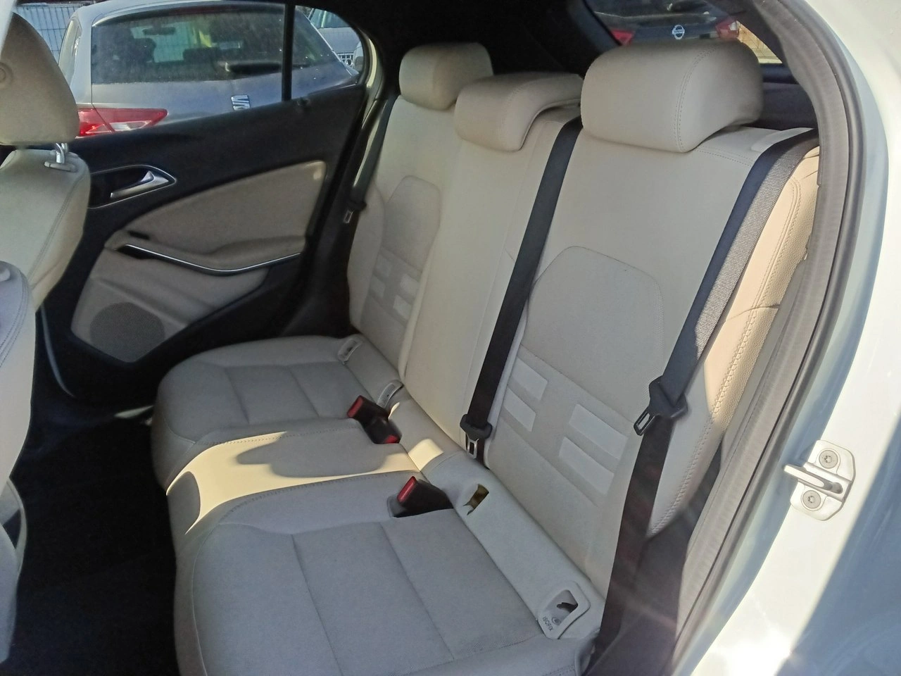 Mercedes GLA 180 - Zdjęcie 13