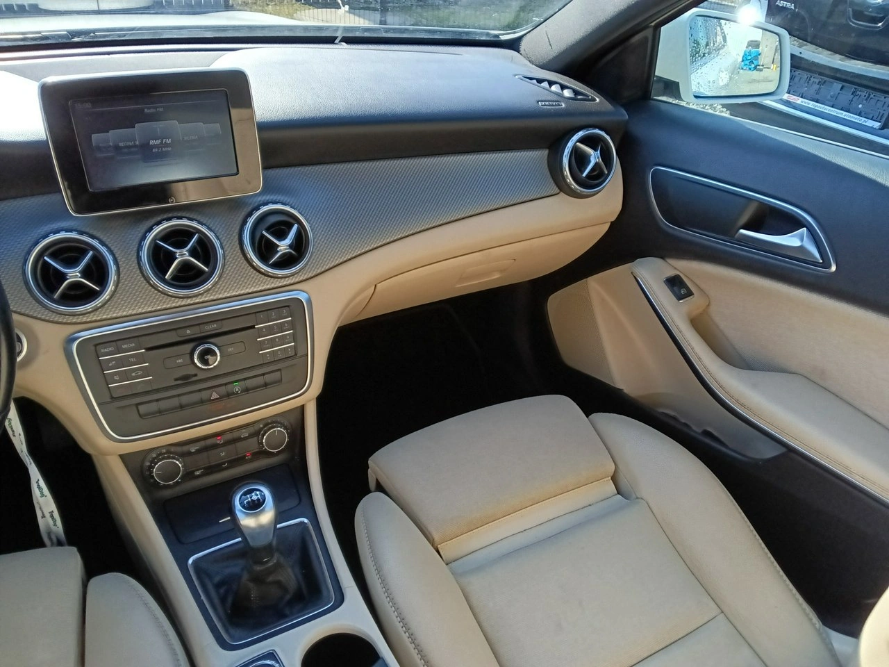 Mercedes GLA 180 - Zdjęcie 14