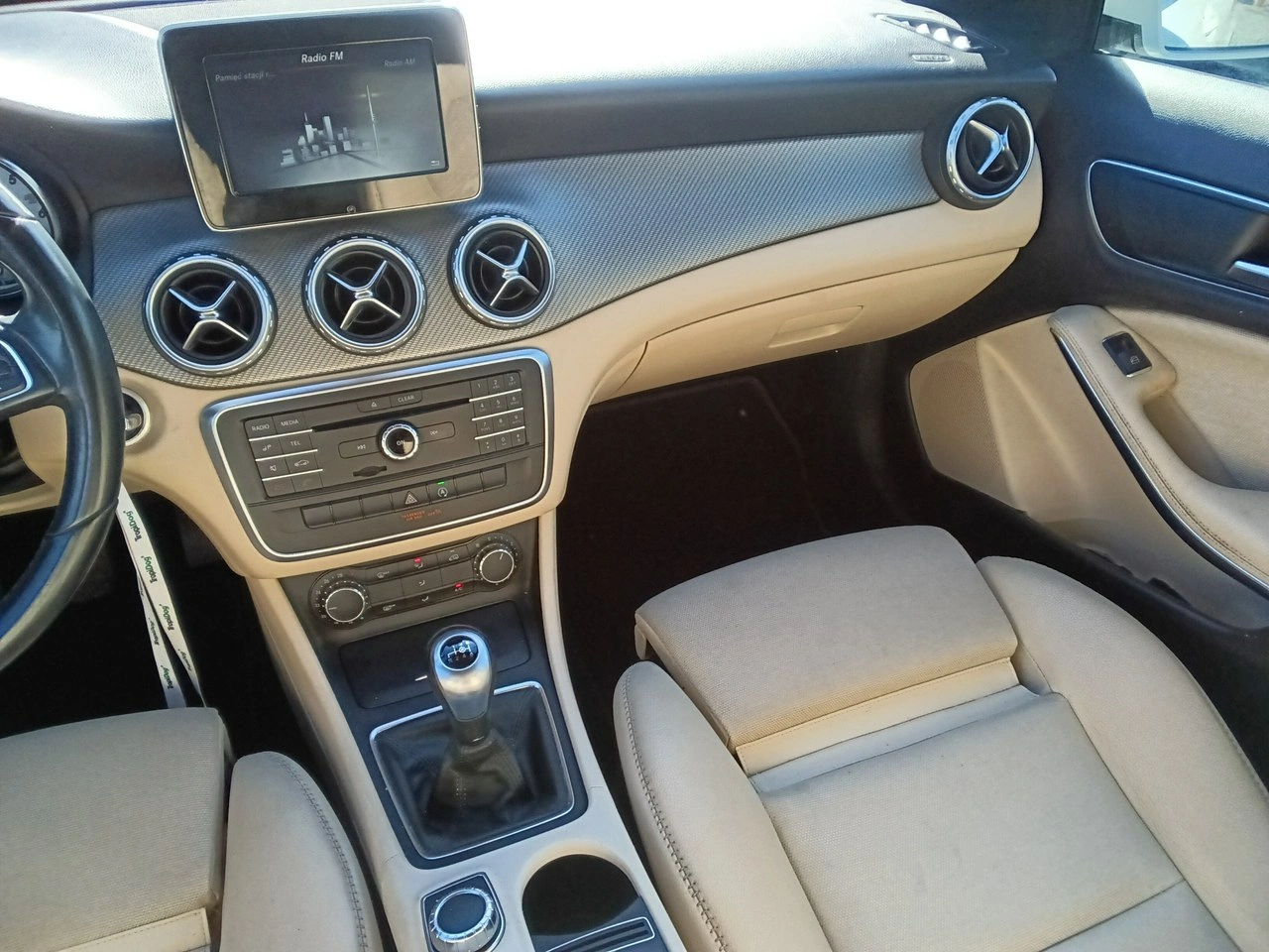 Mercedes GLA 180 - Zdjęcie 16