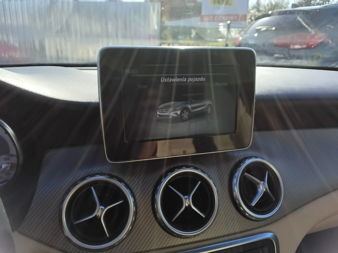 Mercedes GLA 180 - Zdjęcie 23