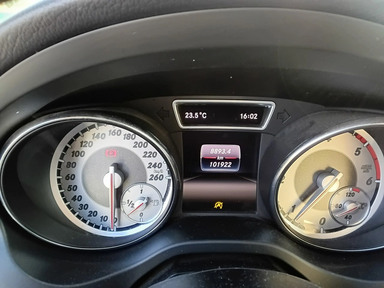 Mercedes GLA 180 - Zdjęcie 25