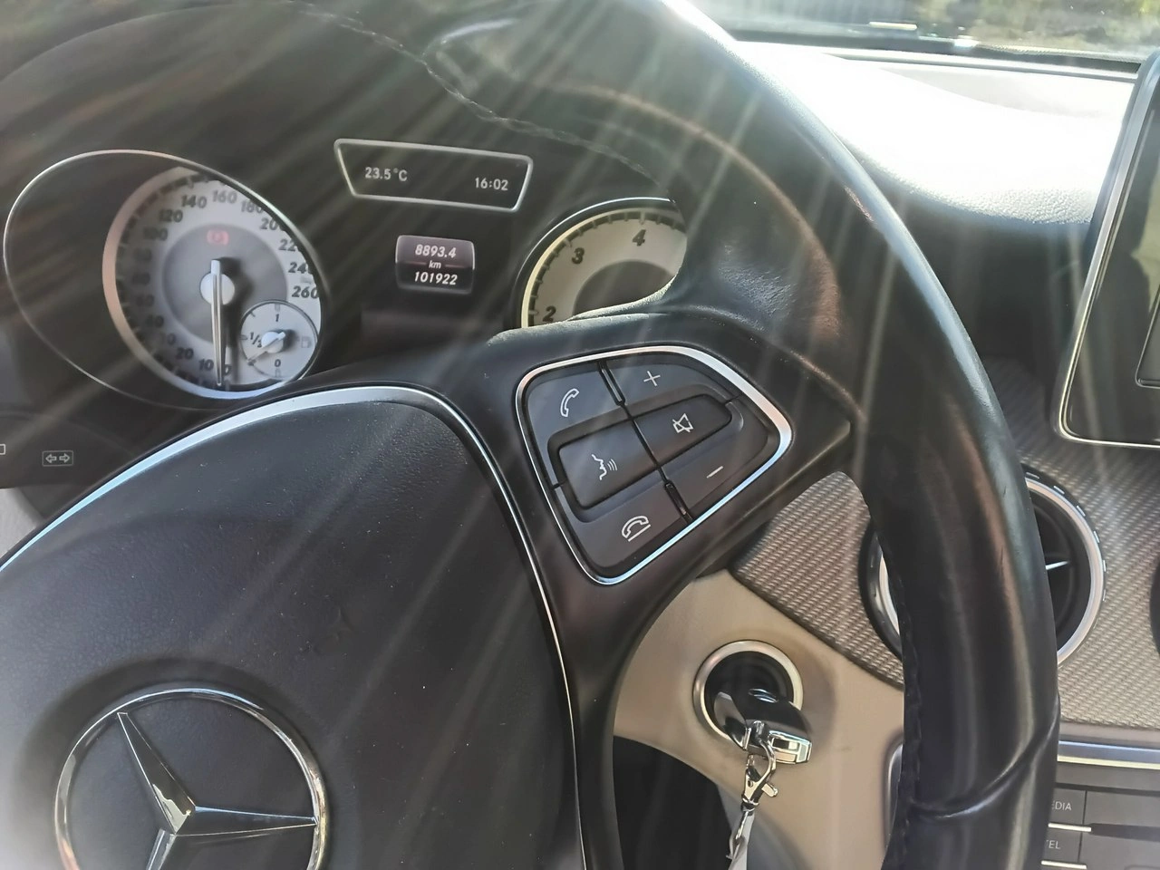 Mercedes GLA 180 - Zdjęcie 27