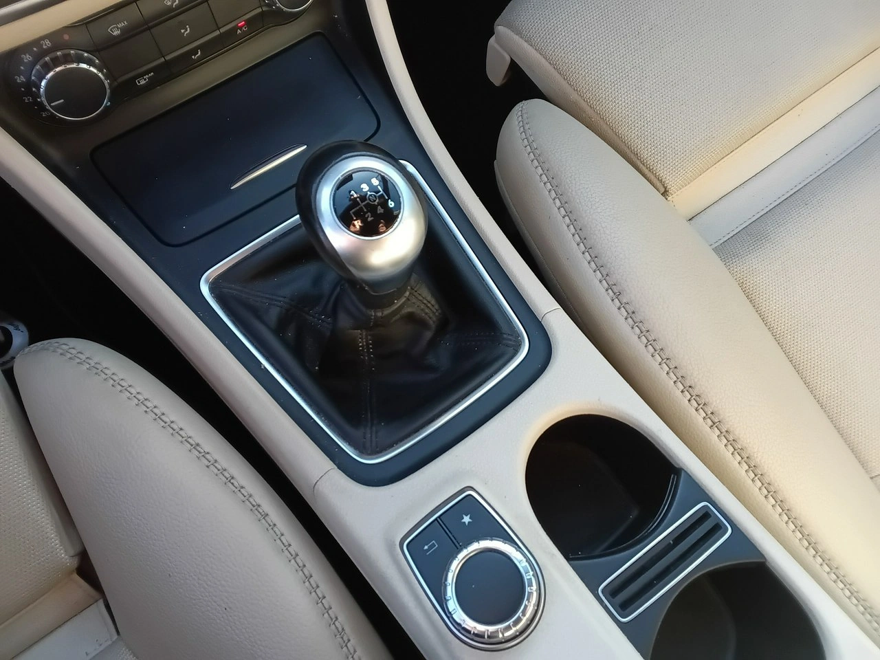 Mercedes GLA 180 - Zdjęcie 28