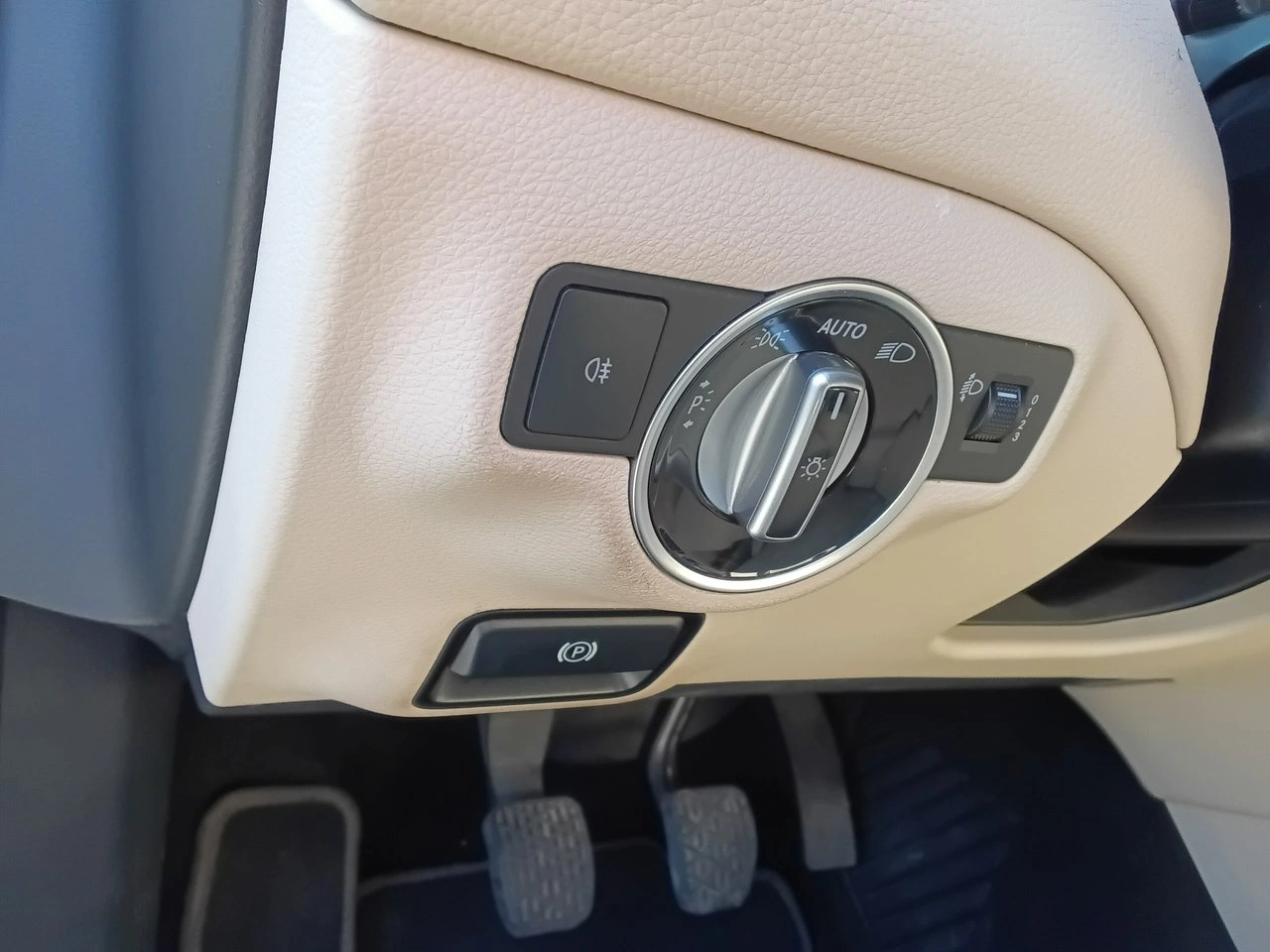 Mercedes GLA 180 - Zdjęcie 30