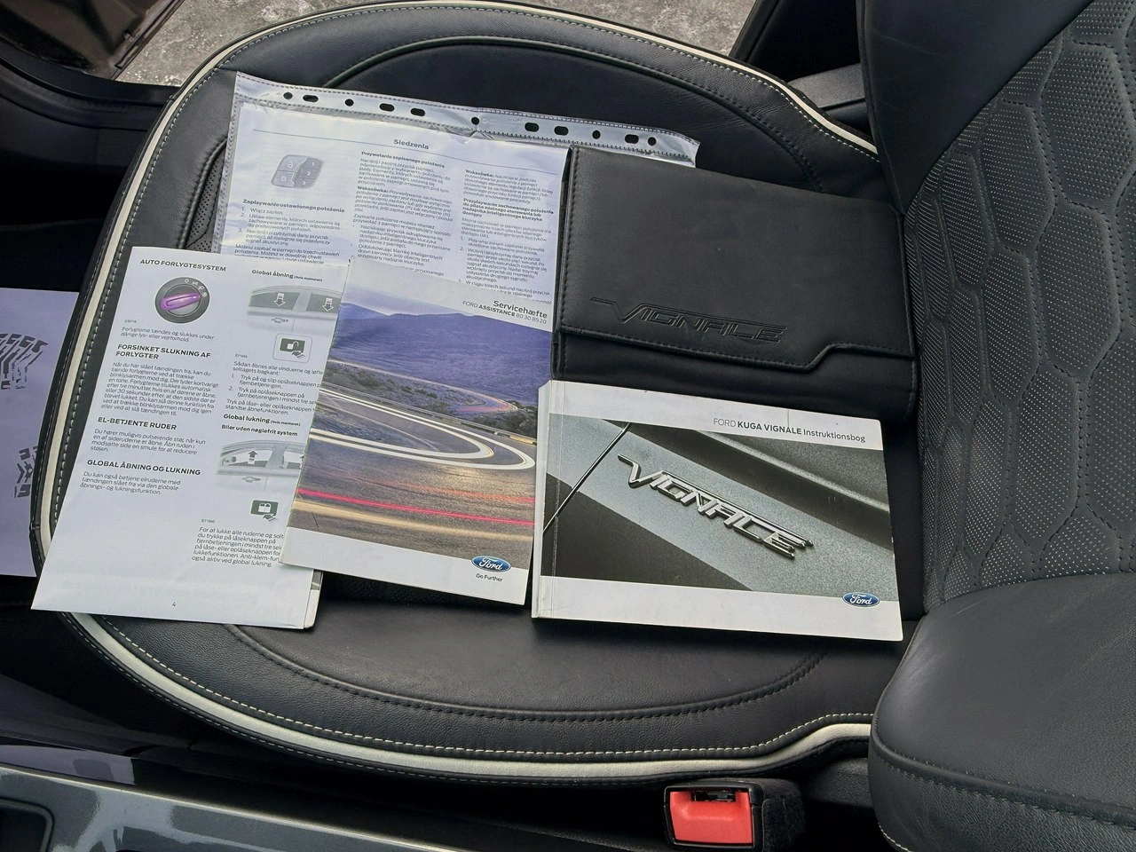 Ford Kuga - Zdjęcie 14