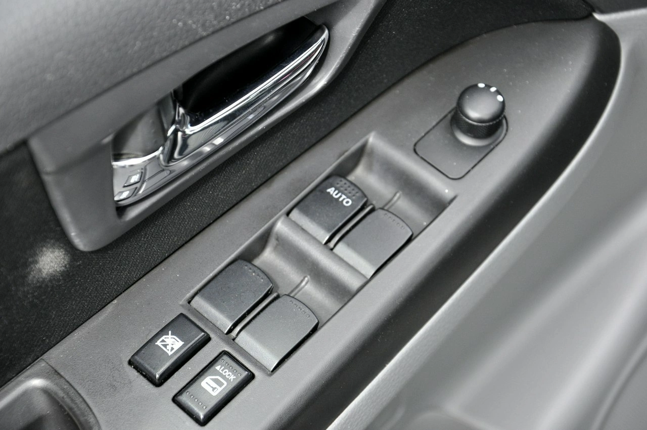 Suzuki SX4 - Zdjęcie 9