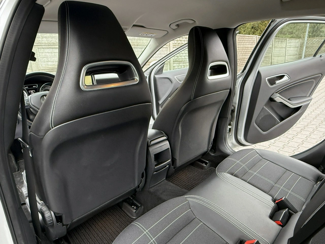 Mercedes GLA 200 - Zdjęcie 13