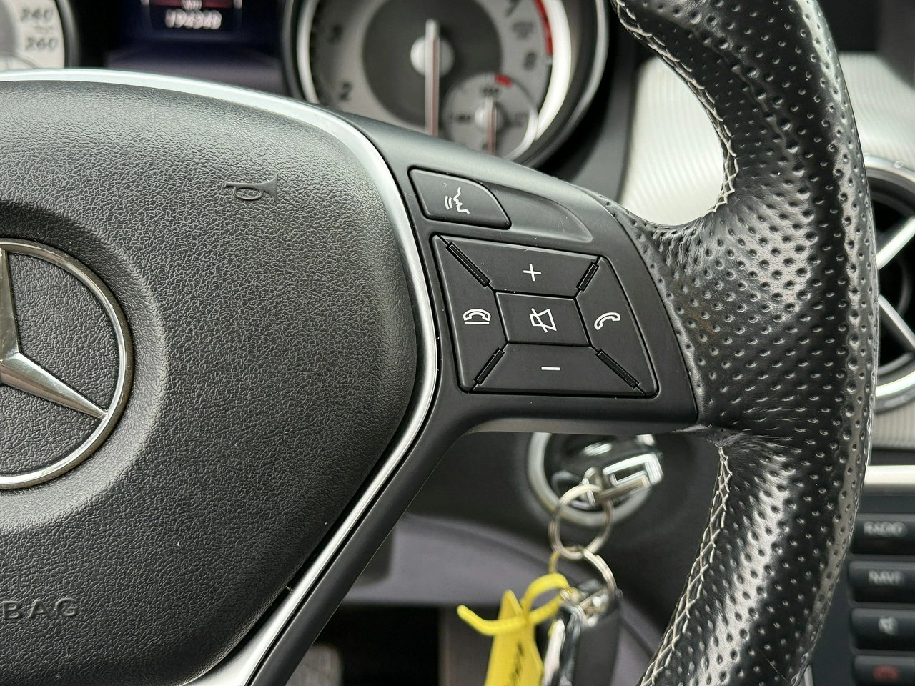 Mercedes GLA 200 - Zdjęcie 9