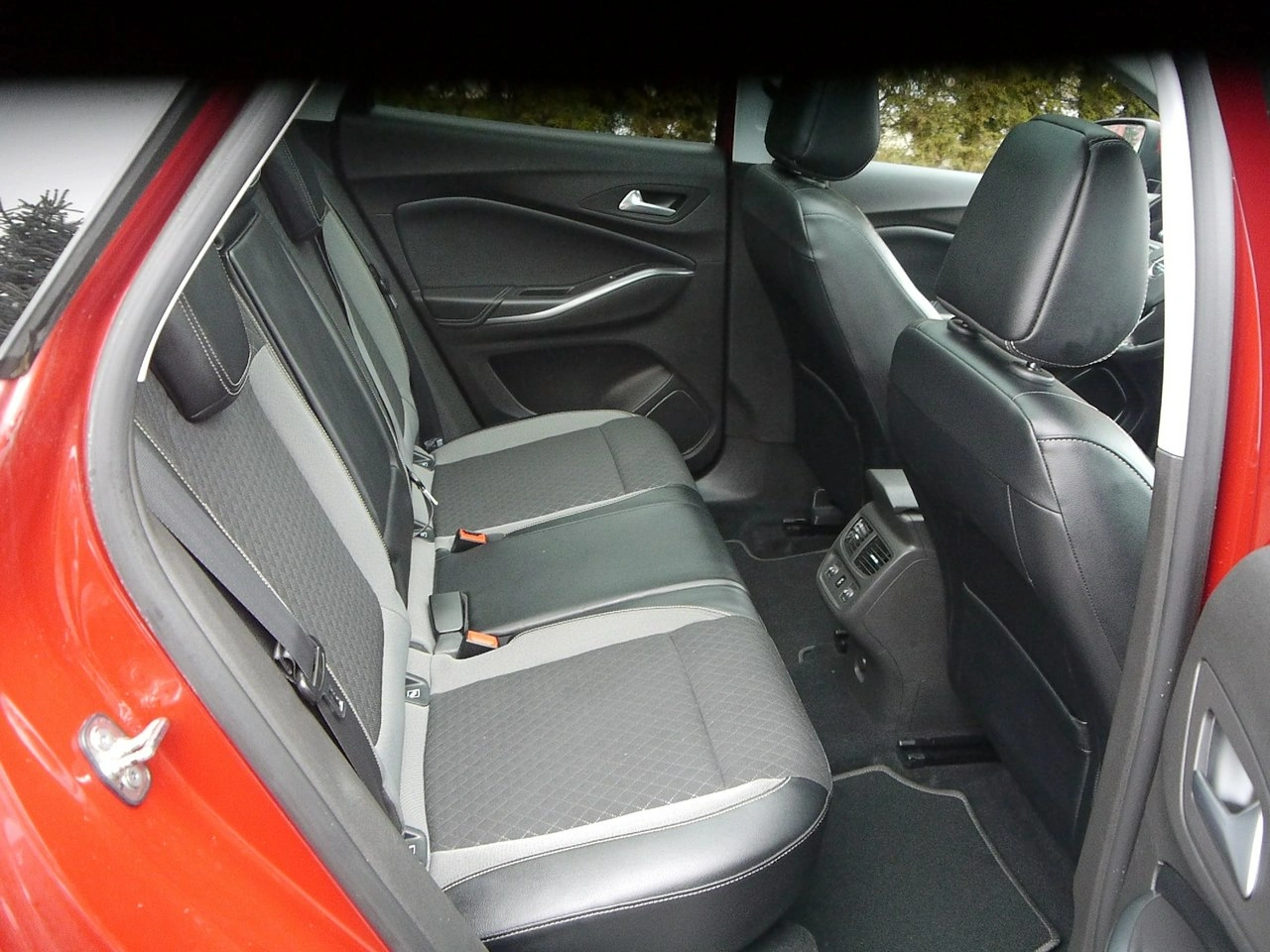 Opel Grandland X - Zdjęcie 28