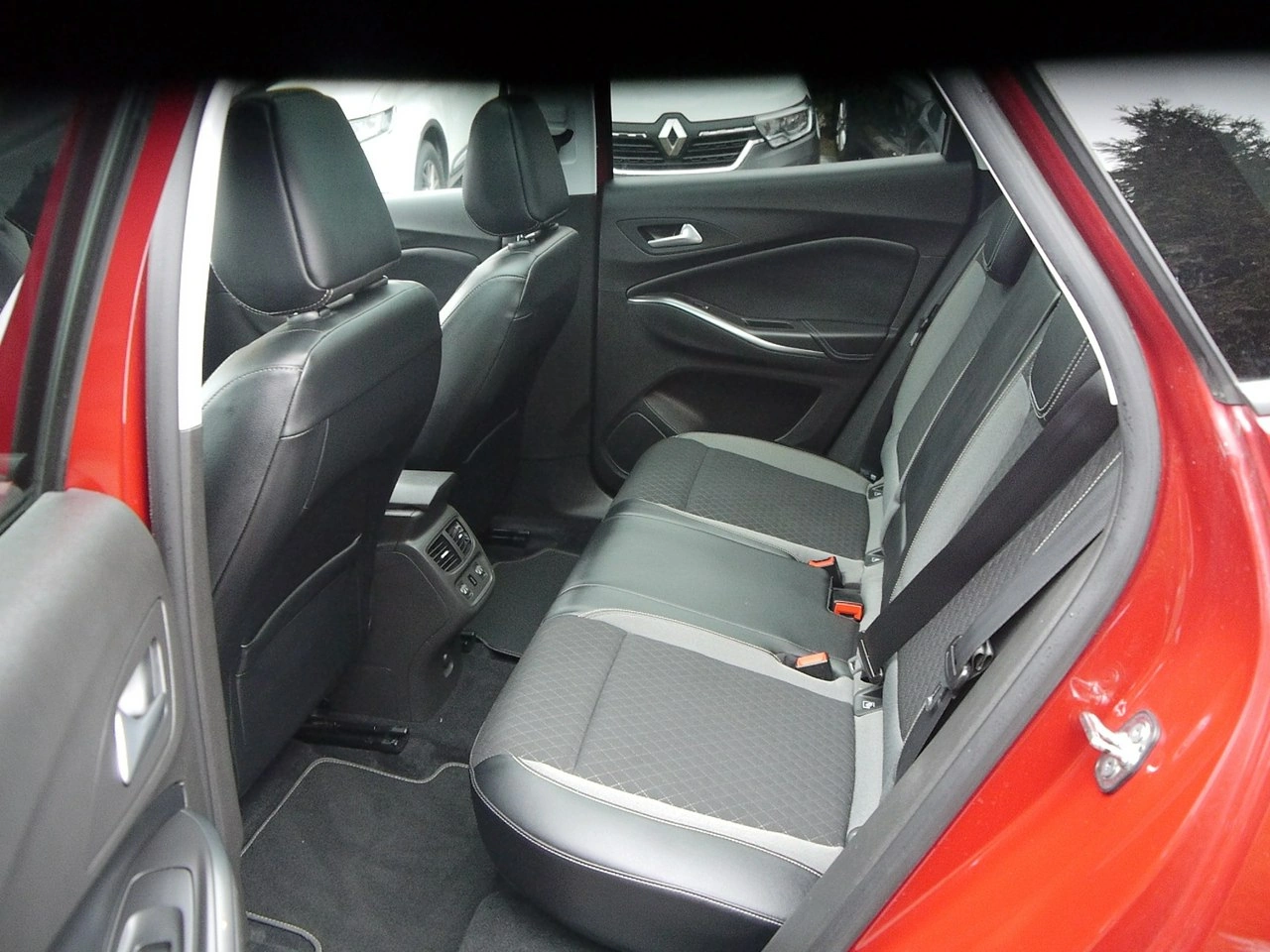 Opel Grandland X - Zdjęcie 29