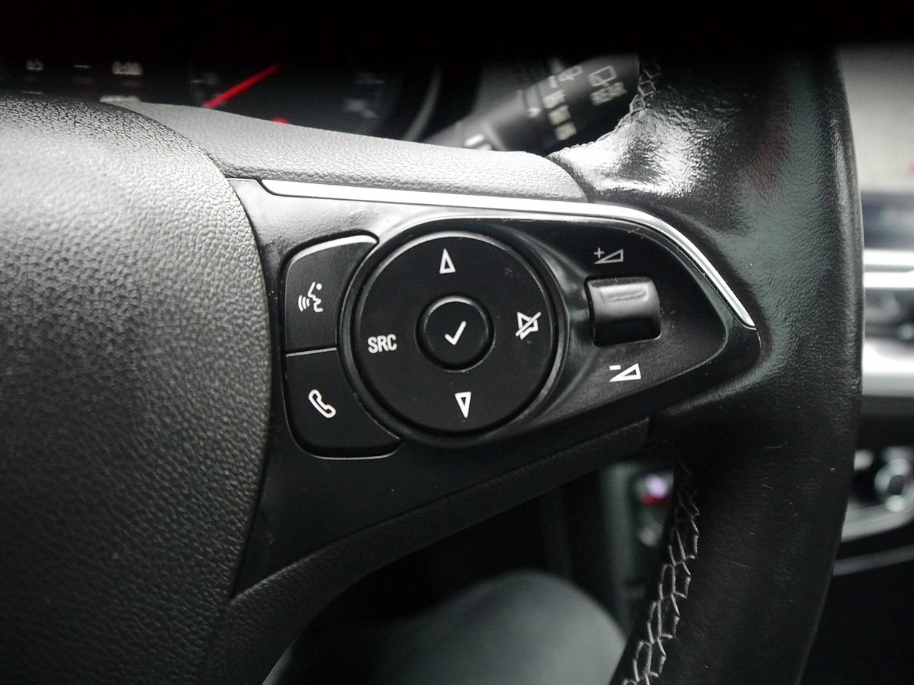 Opel Grandland X - Zdjęcie 32