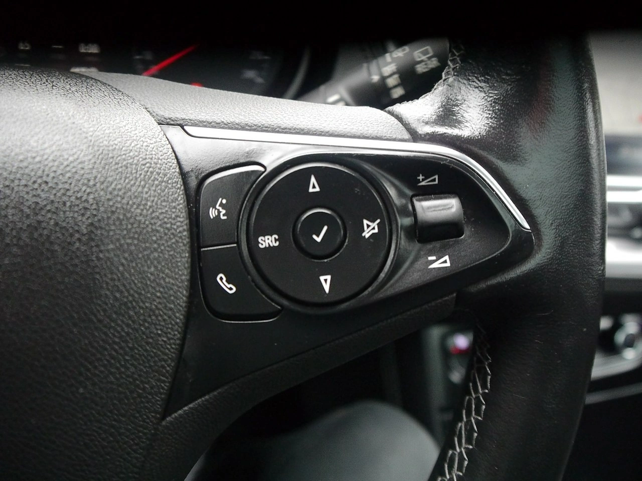 Opel Grandland X - Zdjęcie 32