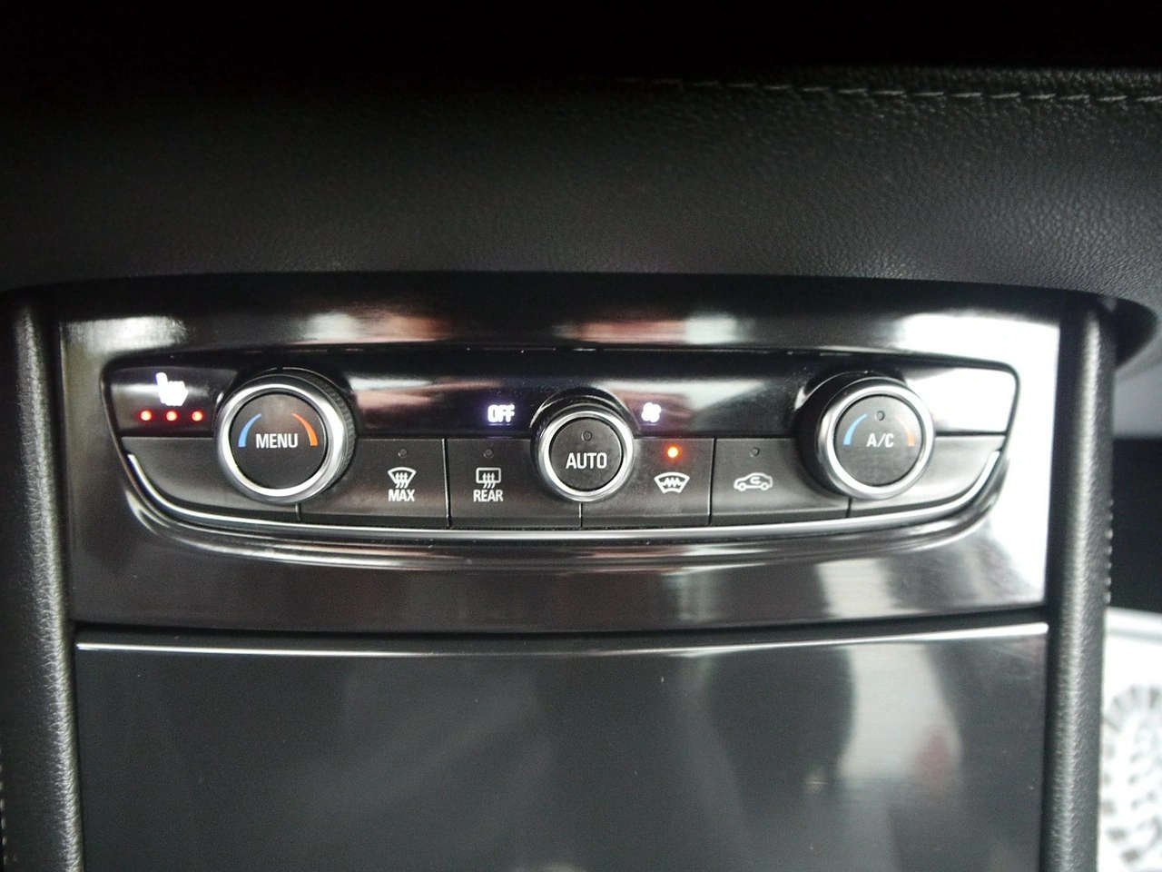 Opel Grandland X - Zdjęcie 34