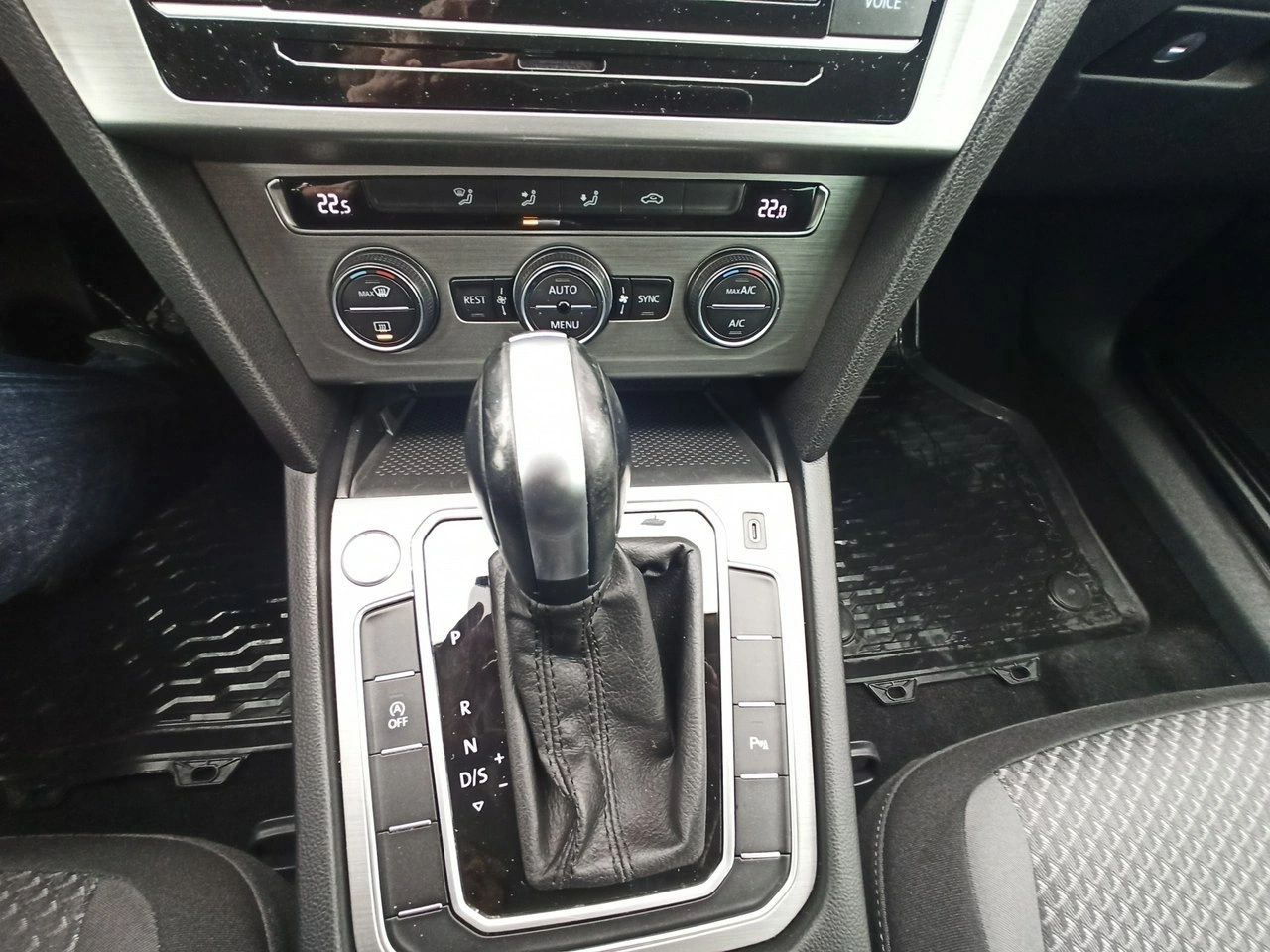 Volkswagen Passat Variant - Zdjęcie 12