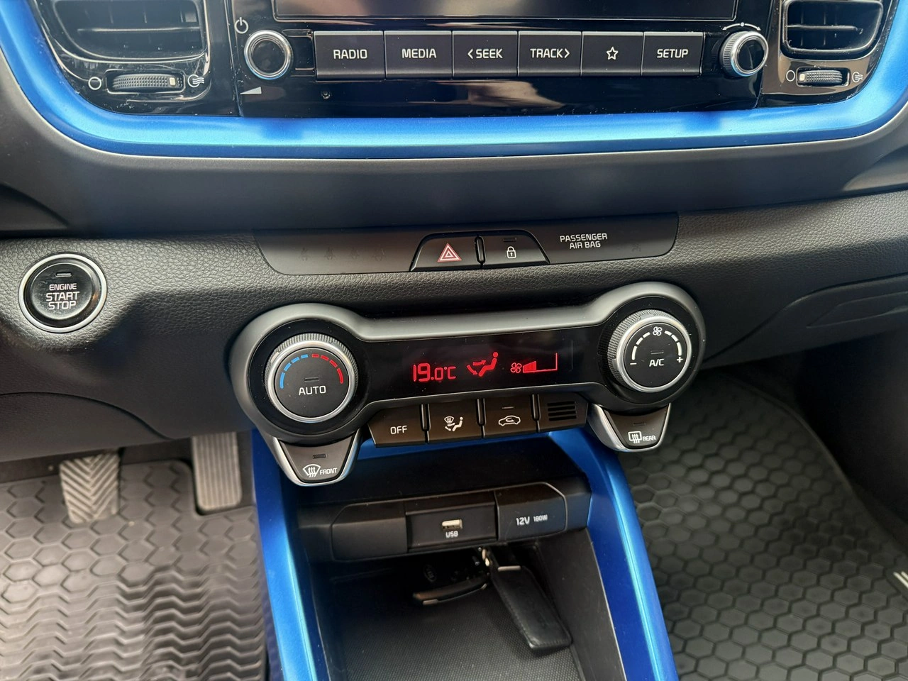 Kia Stonic - Zdjęcie 22