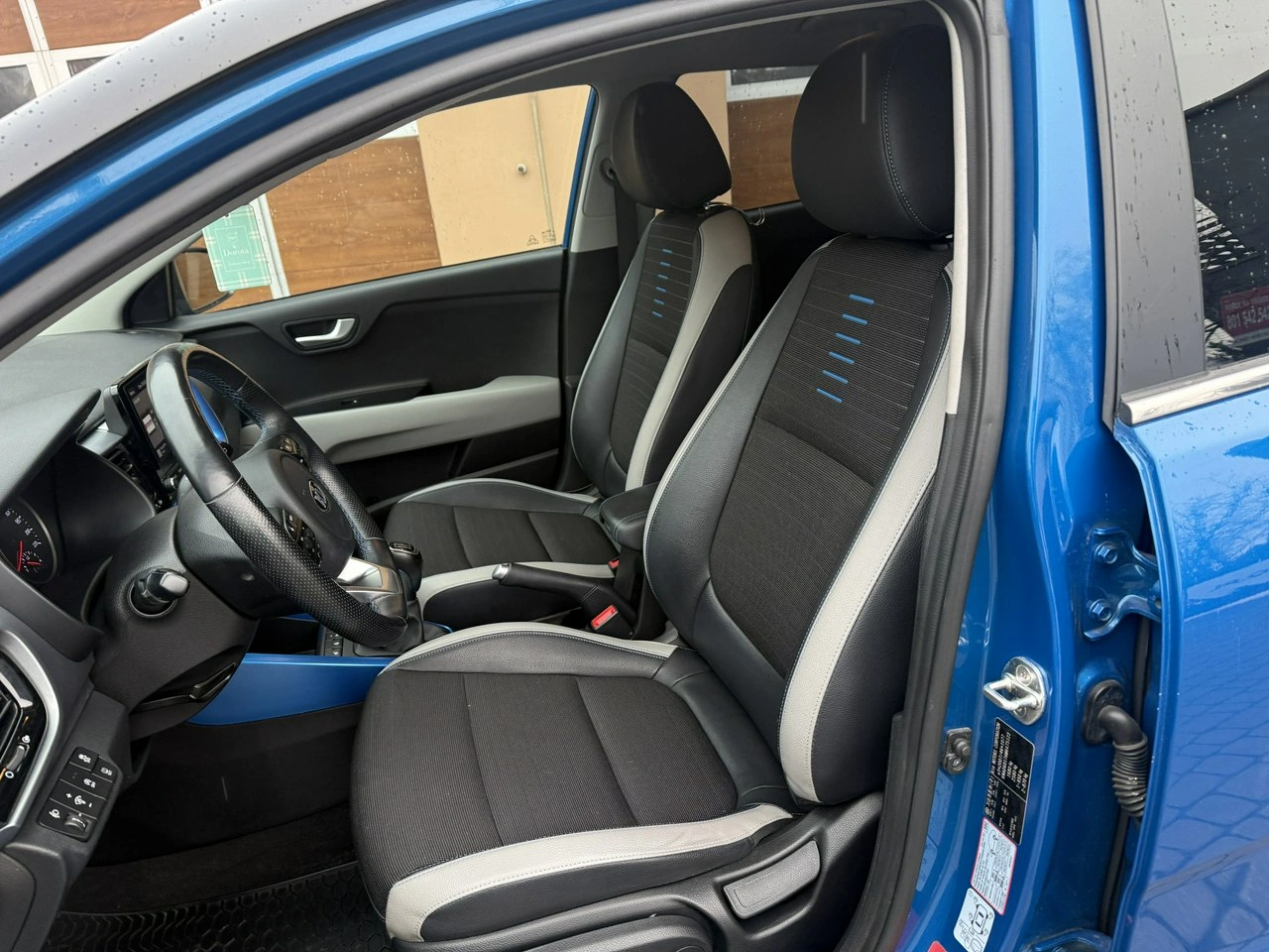 Kia Stonic - Zdjęcie 24