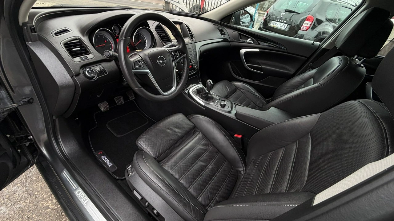 Opel Insignia - Zdjęcie 11
