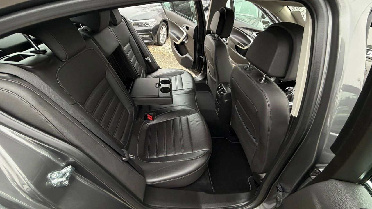 Opel Insignia - Zdjęcie 13