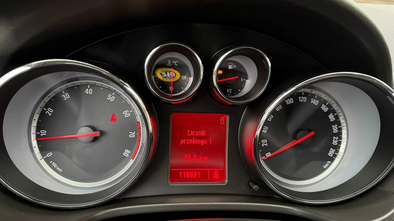 Opel Insignia - Zdjęcie 15