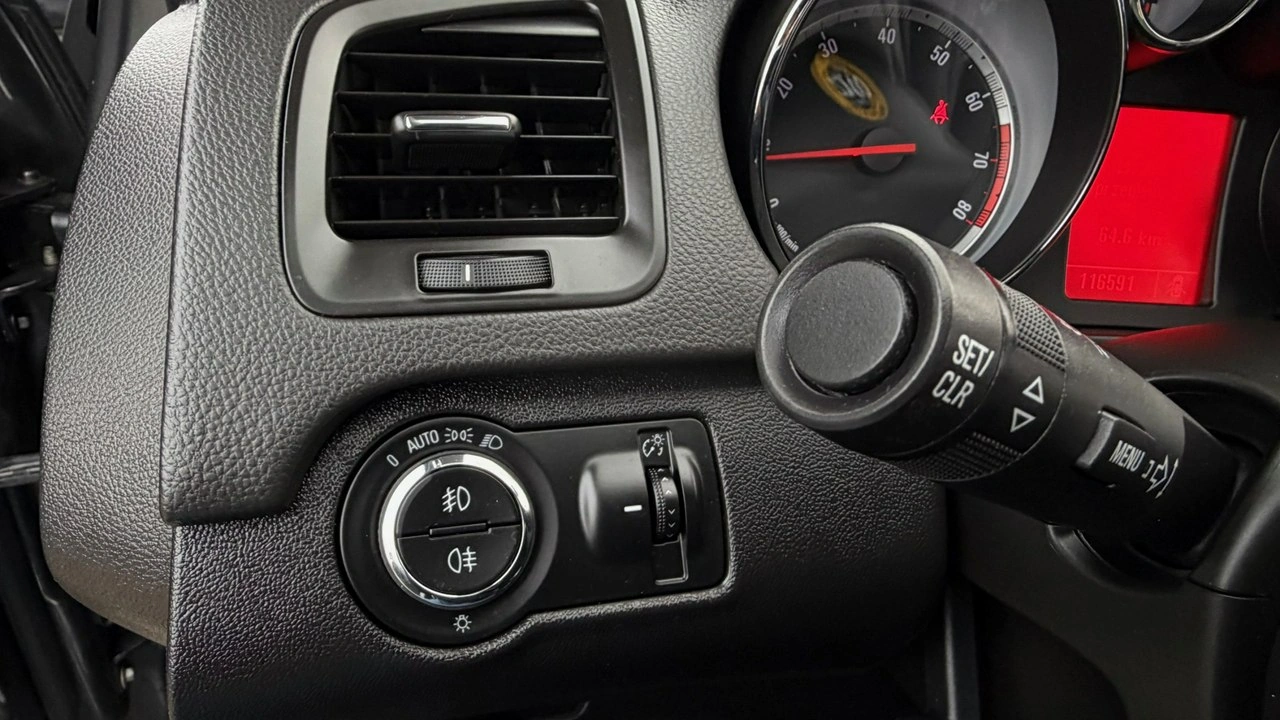 Opel Insignia - Zdjęcie 21