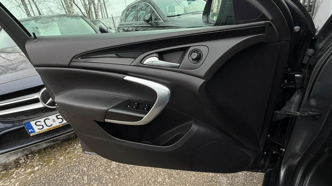 Opel Insignia - Zdjęcie 24