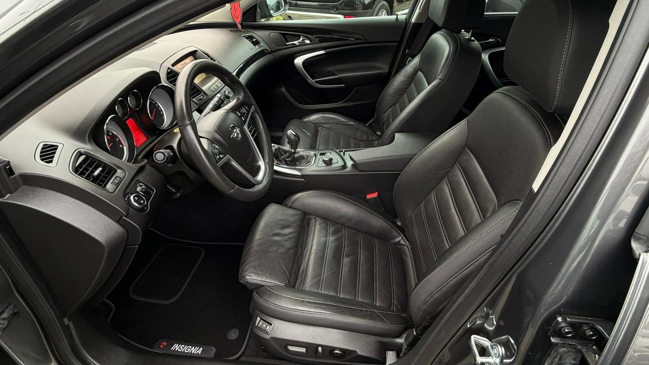 Opel Insignia - Zdjęcie 25