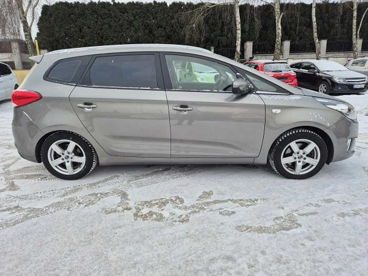 Kia Carens - Zdjęcie 9