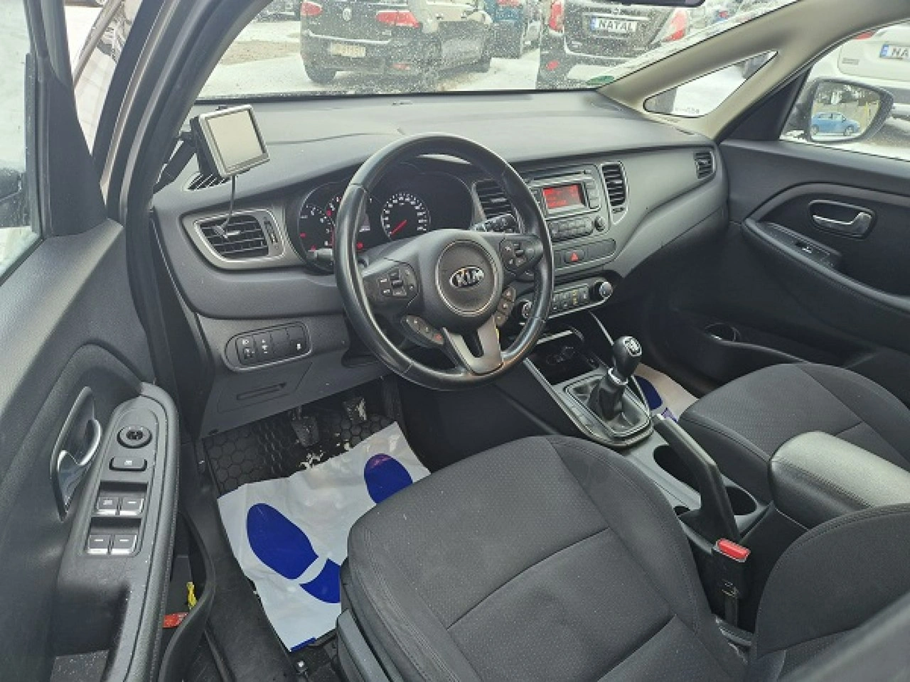 Kia Carens - Zdjęcie 10