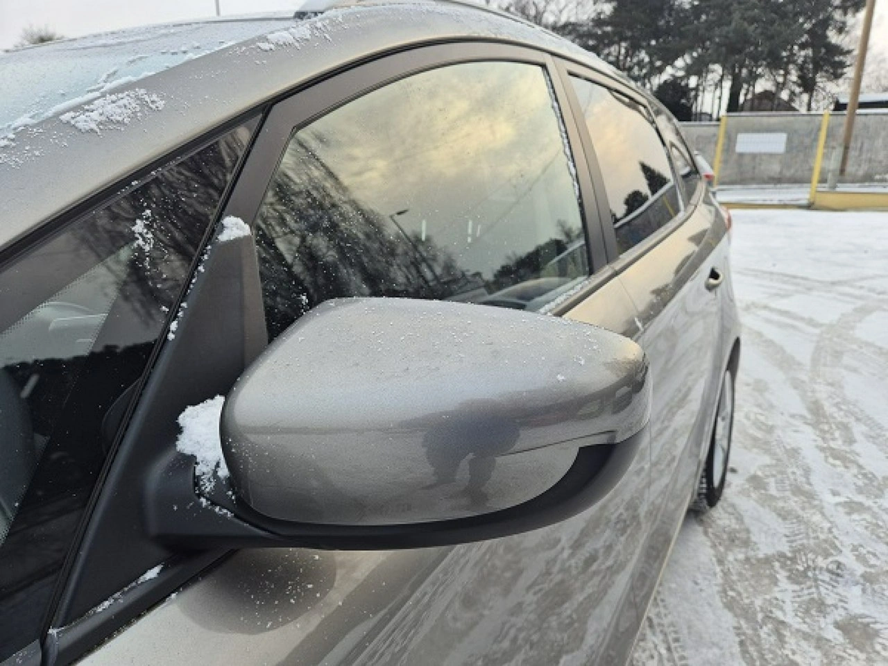 Kia Carens - Zdjęcie 7