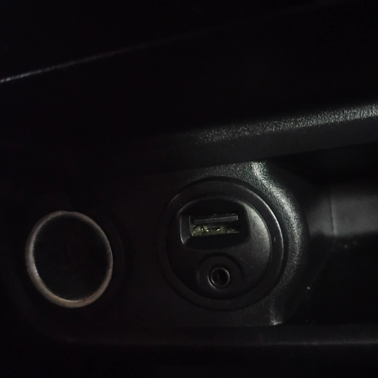 Peugeot 208 - Zdjęcie 18