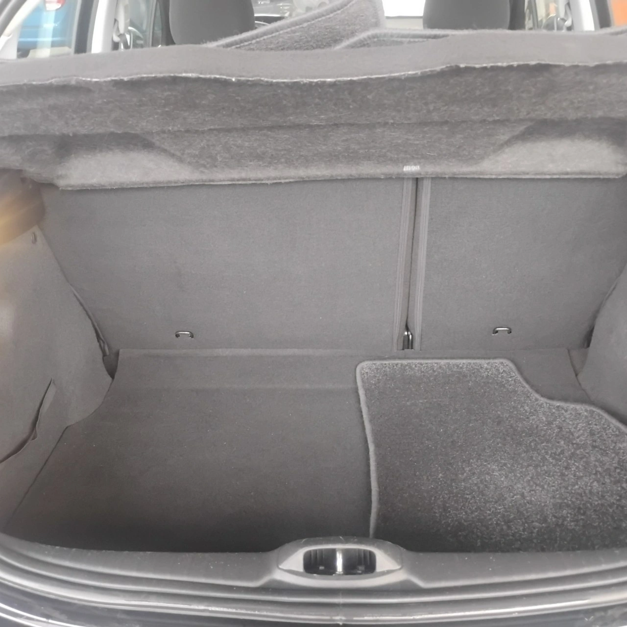 Peugeot 208 - Zdjęcie 31