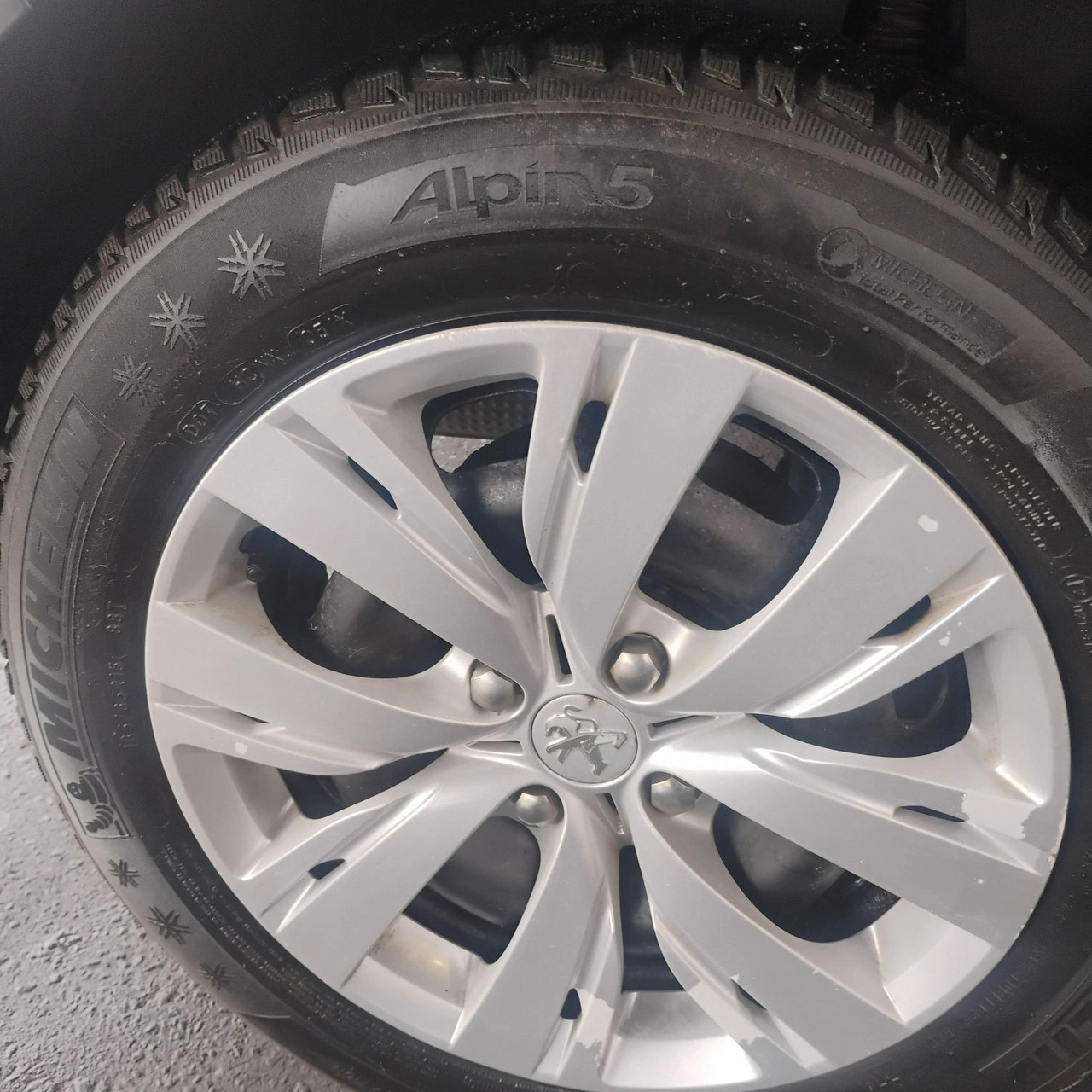 Peugeot 208 - Zdjęcie 33