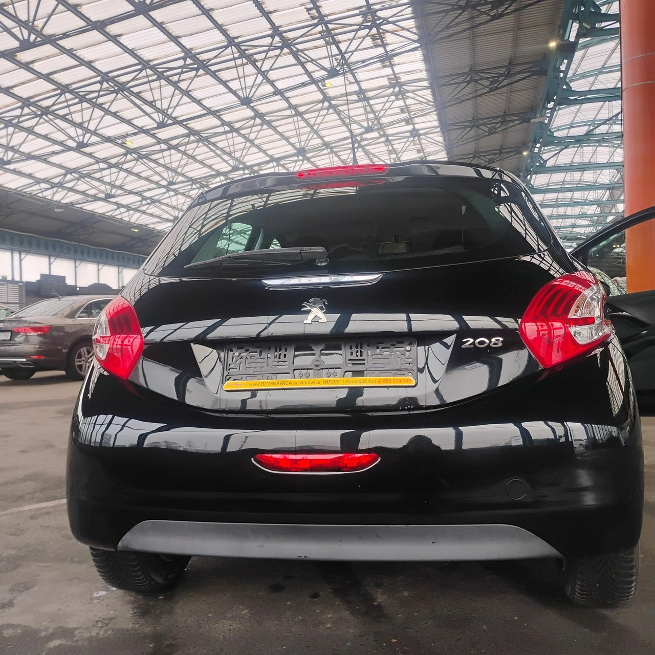 Peugeot 208 - Zdjęcie 8