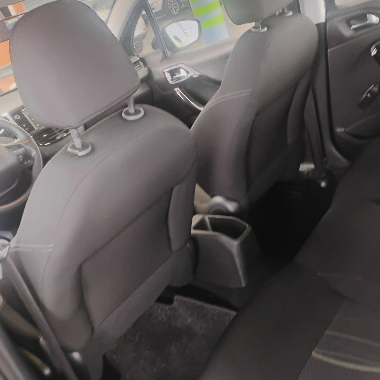 Peugeot 208 - Zdjęcie 28